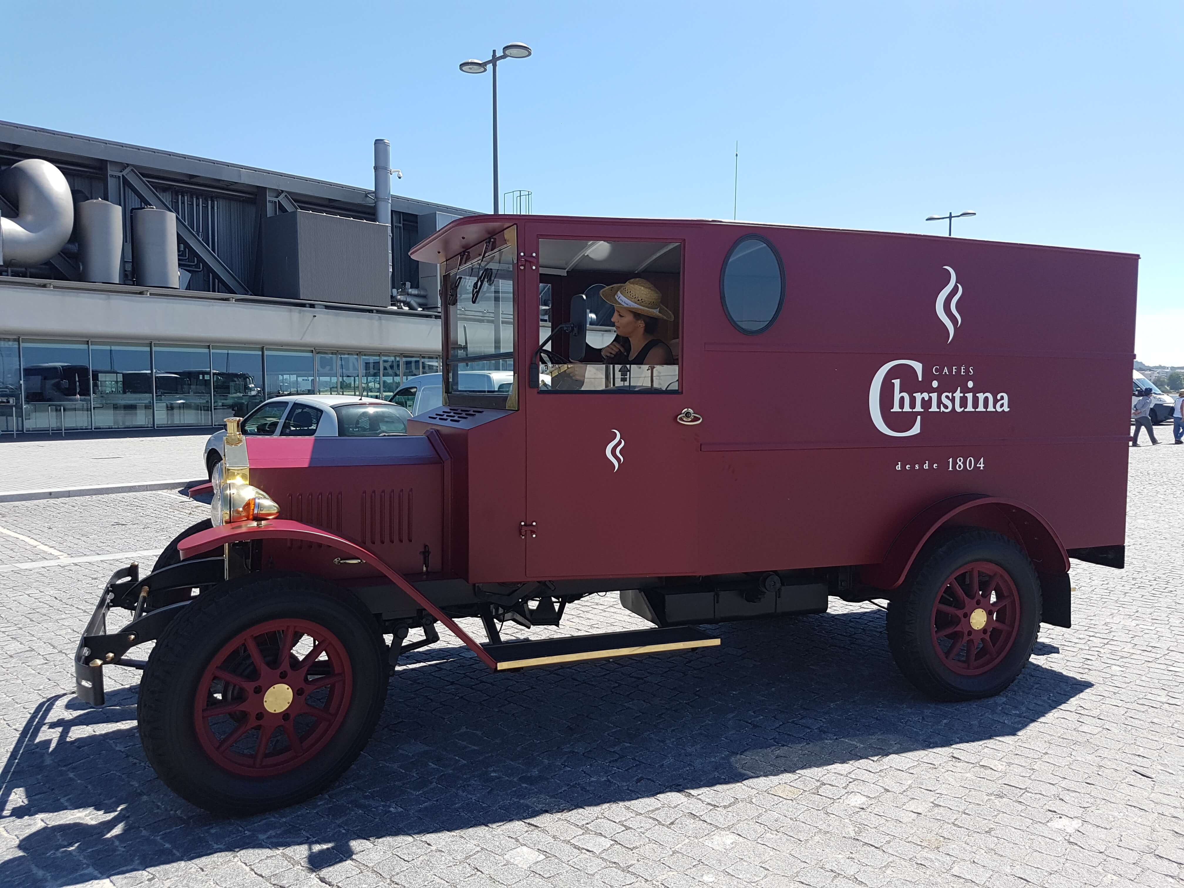 Christina - Diário - Cafés Christina regressam às grandes romarias minhotas